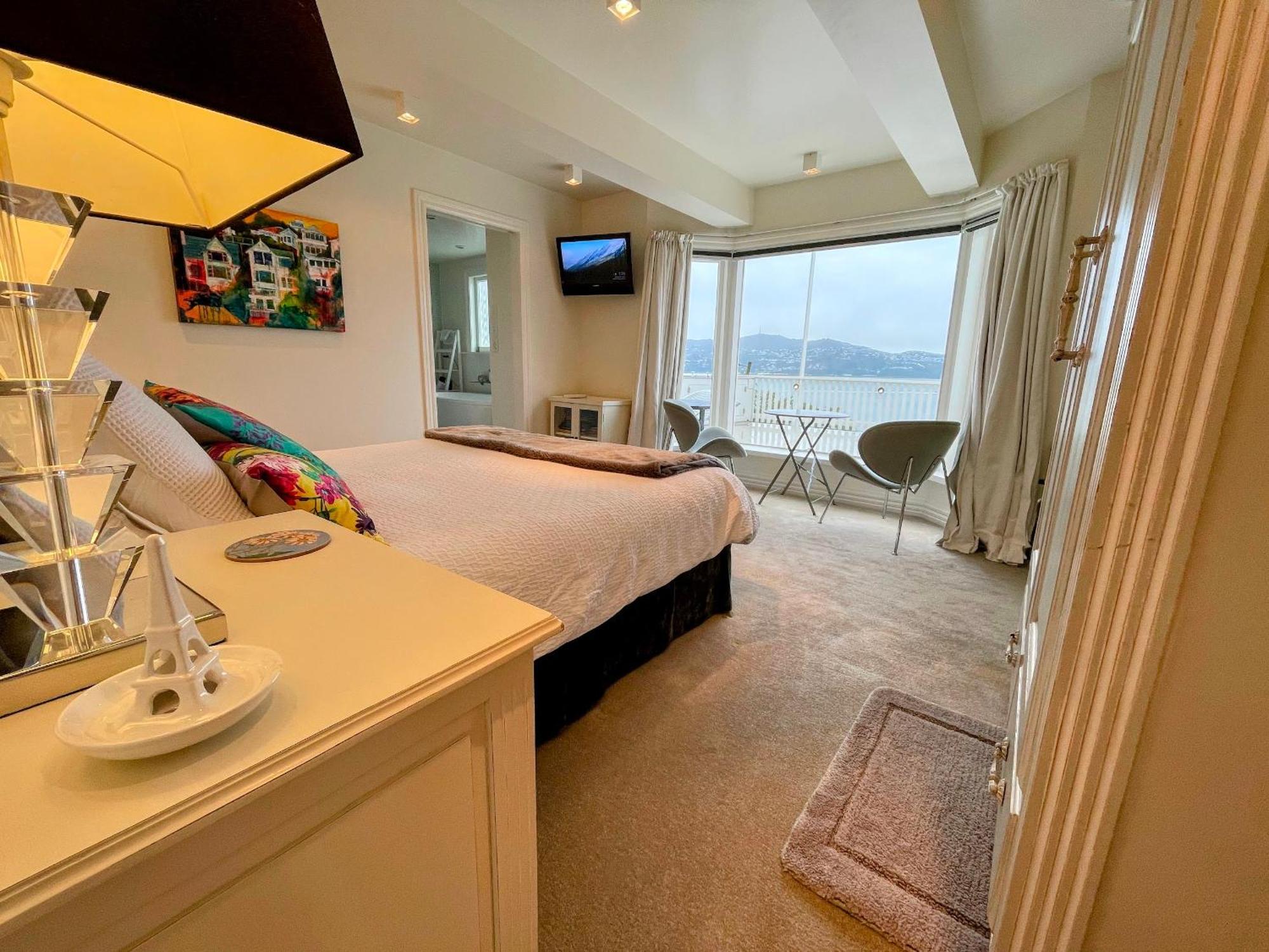 Incredible Views! Luxurious Studio & Outdoor Living Wellington Exterior photo